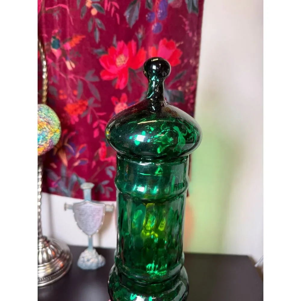 Fabulous Piece of Green Italian Empoli, Lidded Apothecary Jar